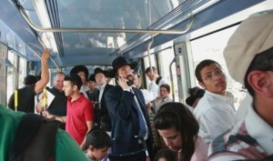 Light_tram_Jerusalem_shiyoukhi_AP