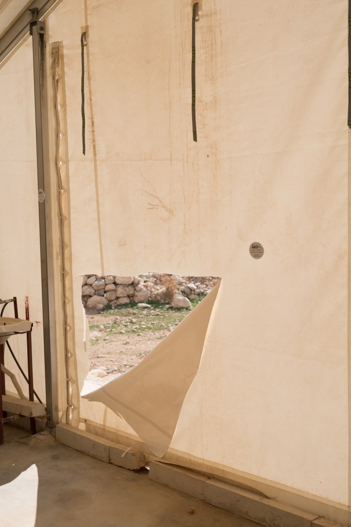 2015_11_19_Jinba_clinic_tent_from_inside