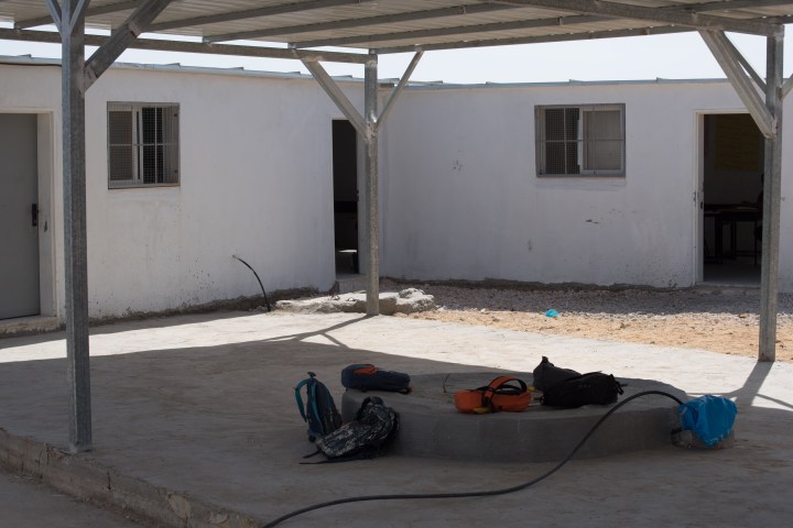 2015_11_19_Jinba_sschool_cistern